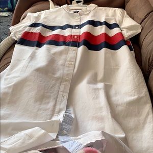 I’m selling a brand new Tommy Hilfiger dress